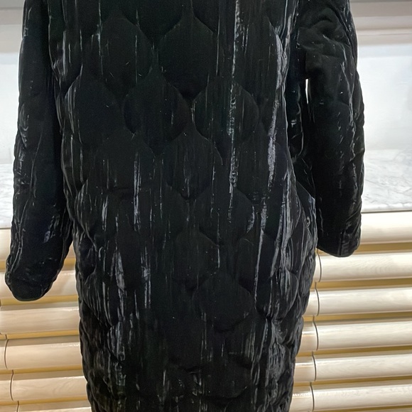 Anine Bing Long Quilted Black Crushed Velvet Coat with Snap Buttons & Padding - Picture 6 of 16